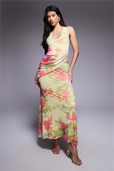 Макси-платье с сетчатым глубоким вырезом и поясом-обвязкой артикул 148030370