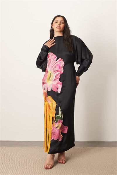 Макси-платье с выпуклыми плечами, открытой спиной и цветочной вышивкой артикул 147406850