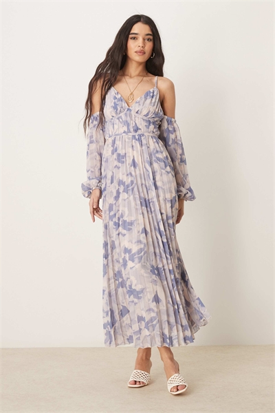 Платье-миди с вырезом «бардо» и плиссировкой артикул 134952260