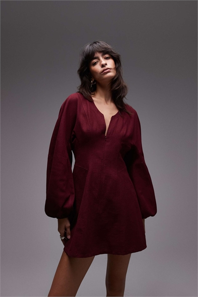 Мини-платье-скатер с рукавами-балонами и структурированным силуэтом артикул 149148565