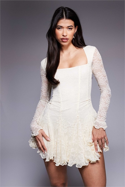 Мини-платье с квадратным вырезом, длинными рукавами, сборками и оборками по низу артикул 148293598