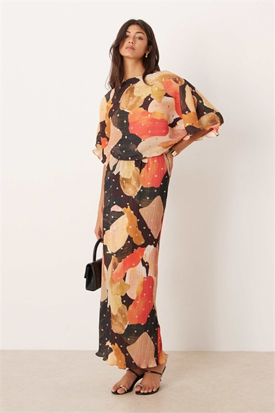 Макси-платье Tilly с плиссированными бретелями и открытыми плечами, с золотой фольгой артикул 153320623