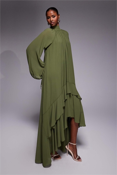 Макси-платье из шифона с рукавами-балонами, оборками и асимметричным подолом артикул 153786210