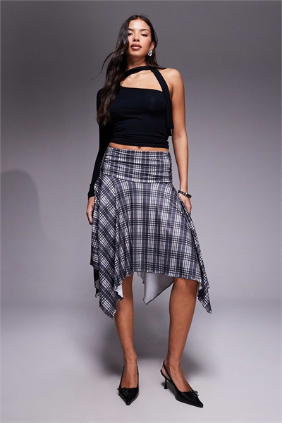 Юбка средней длины с рюшами на талии и асимметричным подолом артикул 150660862