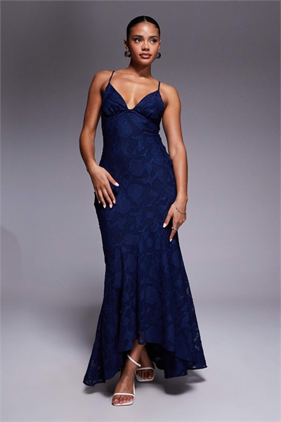 Макси-платье с цветочным деворе-узором, глубоким вырезом, открытой спинкой с ремешками и асимметричным подолом в виде рыбьего хвоста артикул 149921930