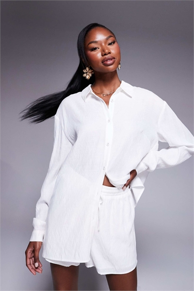 Комплект из рубашки свободного кроя под льняную ткань и шорт на шнурке артикул 140566885