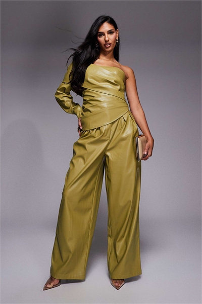 Брюки из полиуретана с широкими брючинами и складками co-ord артикул 150389061