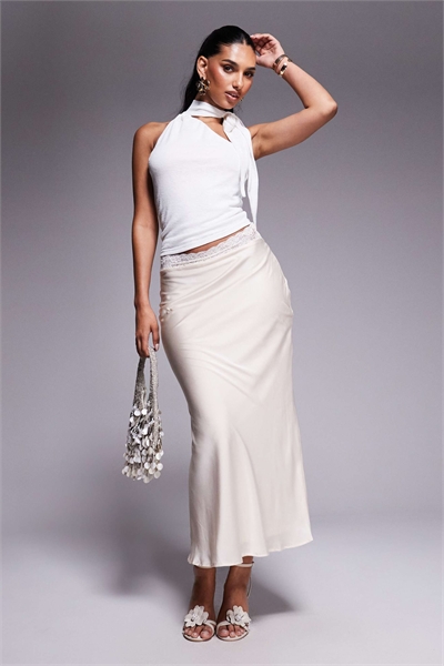 Макси-юбка с атласной оборкой на талии от Charmaine, кремового цвета артикул 141415155