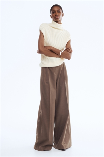 Жилет с высоким воротом шерстяного бленда артикул 1311517002