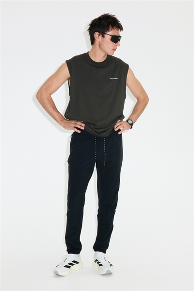 Спортивная майка свободного кроя с технологией DryMove™ артикул 1331165005