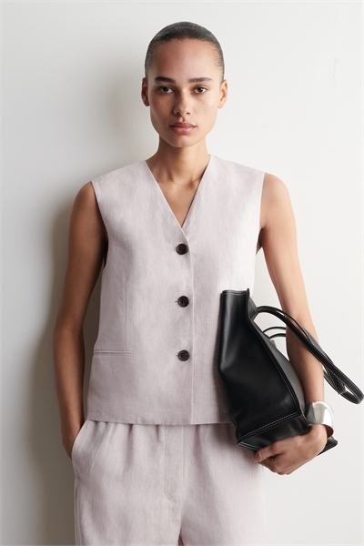 Льняной жилет артикул 1326508002