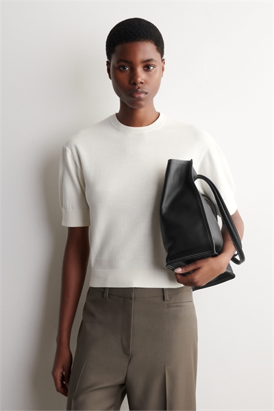 Трикотажная хлопковая футболка артикул 1327620001