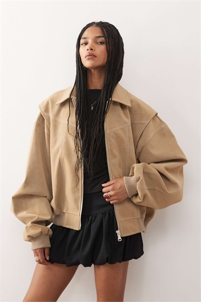 Эксклюзивная бомбер-куртка из кожи с эффектом «Vista» и контрастной отстрочкой артикул 150324657