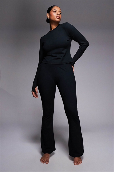 Леггинсы для йоги Curve Icon с мягкой поверхностью, высокой талией и зауженным кроем артикул 151704620