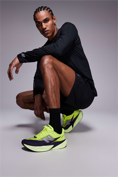 Мужские кроссовки для бега Fuelcell Rebel v5 артикул 150234455