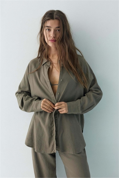 Рубашка с длинными рукавами из смешанного льна артикул 155868887