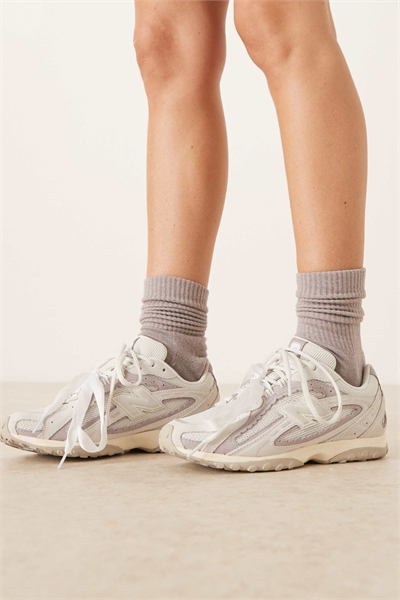 Кроссовки из кожи морского гребешка объемом 204 л артикул 151262971