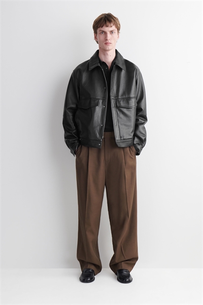 Кожаная куртка-блузон артикул 1301223001