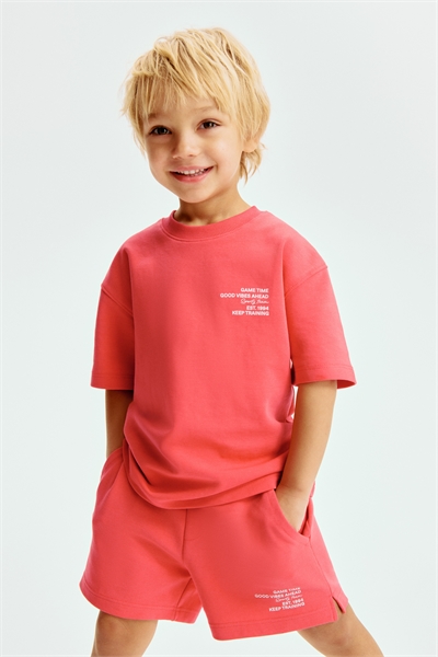 Комплект из футболки и шорт из флиса артикул 1321780003