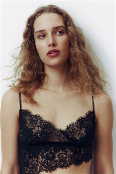 Бралетт с асимметричным кружевом артикул 1330732013