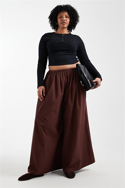 ASOS DESIGN Curve брюки с очень широкими брючинами, коричневые артикул 154052600