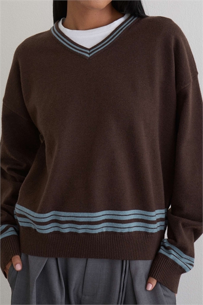 Свободный свитер Yarnia с V-образным вырезом артикул 154051903