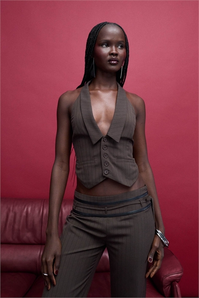 Топ-жилет с завязками на шее, бретелями и открытой спинкой, с акцентом на воротнике, от Fedra co-ord артикул 154027794