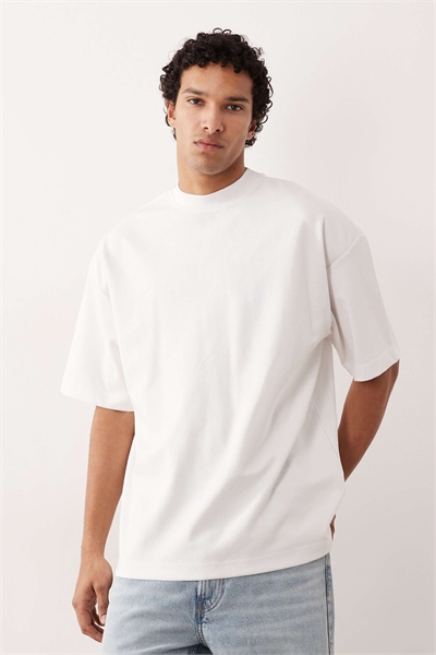 Футболка с высоким воротником и свободным кроем из плотной ткани breatheMAX™ артикул 153048650