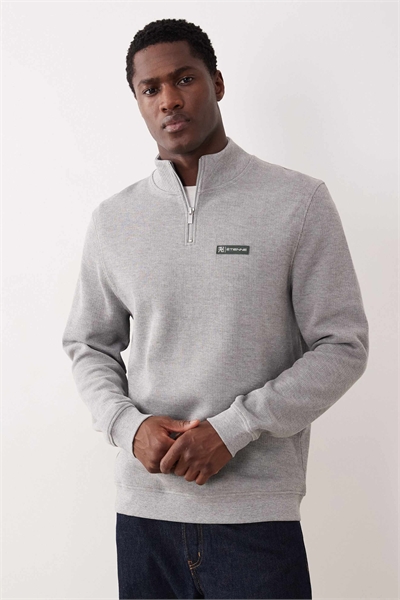 Толстовка с полузастежкой-молнией и прорезиненным значком артикул 150266377