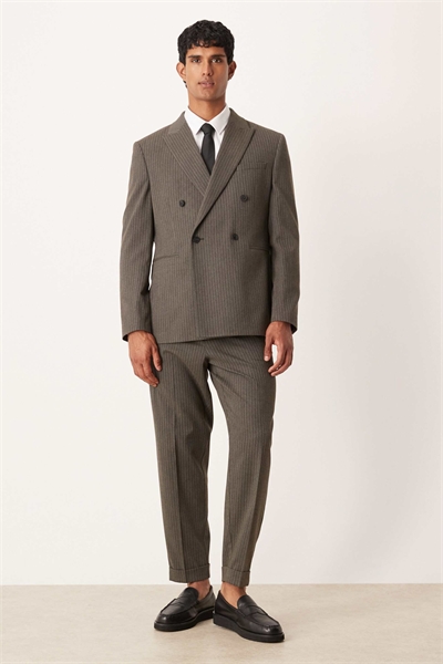 Брюки свободного кроя с зауженными штанинами артикул 149102627