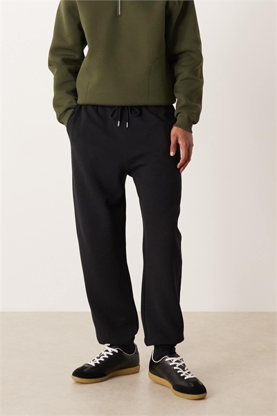 Джоггеры с зауженным кроем и ребристой отделкой артикул 149591092