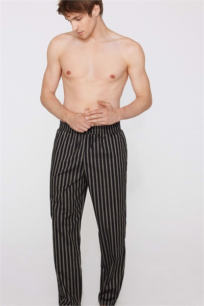 Брюки из хлопчатобумажной ткани с карманами артикул 155741741