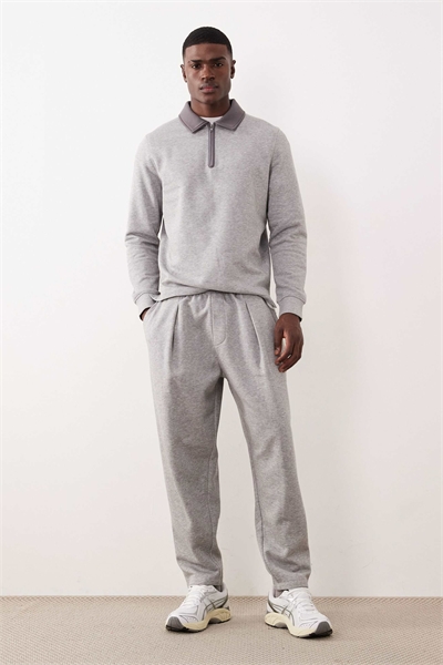 Джоггеры с зауженными штанинами артикул 150173221