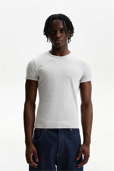 Футболка с короткими рукавами и ребристой текстурой серого цвета артикул 153164451