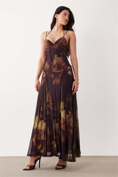 Макси-платье из ткани с принтом в виде сетки и открытыми швами артикул 156132472