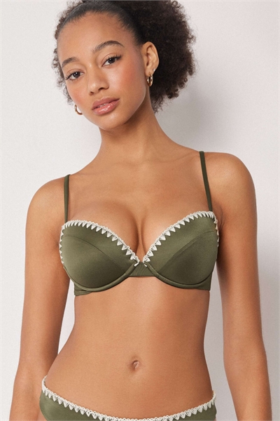 Бюстгальтер-пуш-ап с мягкими чашками и изысканным блеском артикул 156299367