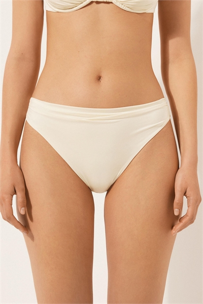 Бюстгальтер из блестящего атласа артикул 156299352