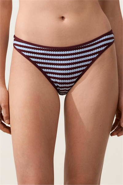 Классические бикини-трусики с текстурной полоской фиолетового цвета артикул 156166688