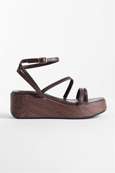 Сандалии Adaluna с клиновидным носком артикул 152905388