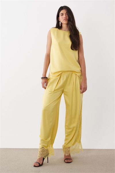 Брюки из сатина с широкими брючинами и кружевом цвета «масляного молока» артикул 154744553