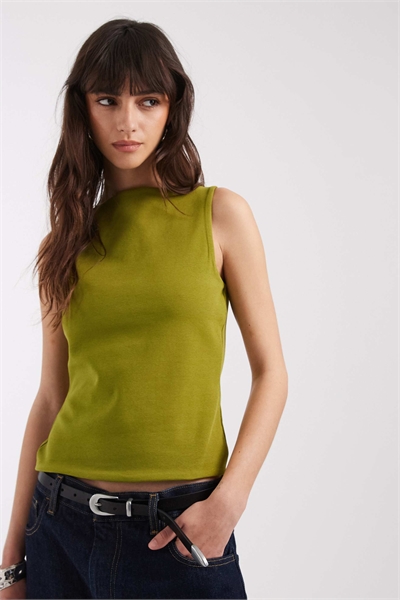 Компактная майка из хлопка с лодочным вырезом зеленого цвета артикул 151995666