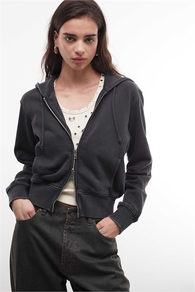 Укороченная толстовка с капюшоном черного цвета с эффектом потертости артикул 155696959