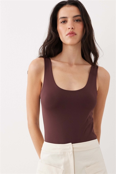 Боди из полиамида с вырезом «слинки» цвета шоколада артикул 151995536