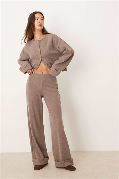 Очень мягкие брюки с широкими брючинами и отворотом артикул 150776053