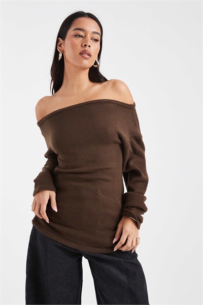 Вязаный джемпер с одним плечом и рюшами артикул 153365392