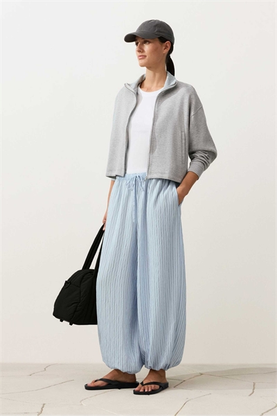 Штаны-блумеры с широкими полосками, цвет «пыльно-голубой» артикул 156340824