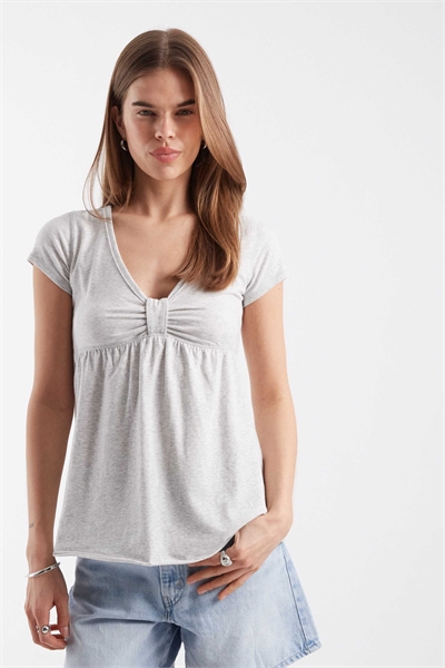 Топ-бабдолл с короткими рукавами серого цвета артикул 155541526