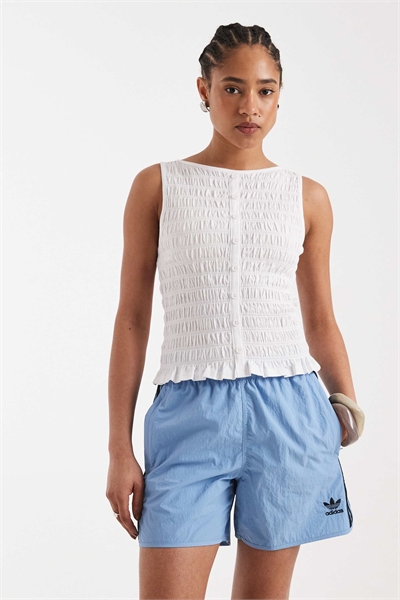 Топ-безрукавка с застежкой на пуговицы и сборками, белого цвета артикул 155322979