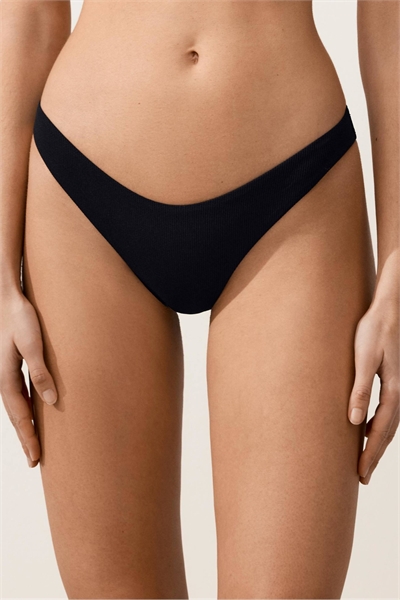 Бразильские бикини-трусики с вырезом в форме буквы U из ткани пике, черного цвета артикул 156367249