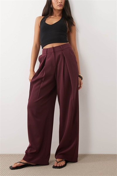 Брюки с широкими штанинами и складкой спереди, скроенные по фигуре артикул 153281336